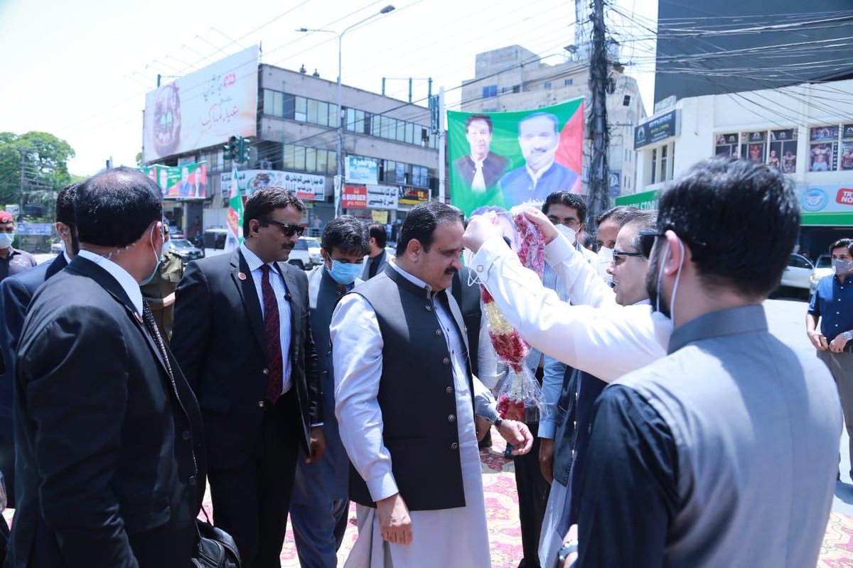 MuradRaasMR's tweet photo. Thanks to CM @UsmanAKBuzdar for inaugurating the Underpass at Firdous Market Gulberg in our Constituency PP159. This will ease the flow of traffic in all directions. Also I would like to thank Minister @Mian_MUR &amp; LDA Vice Chairman SM Imran and his Team for all their efforts. https://t.co/KwEs62spKo