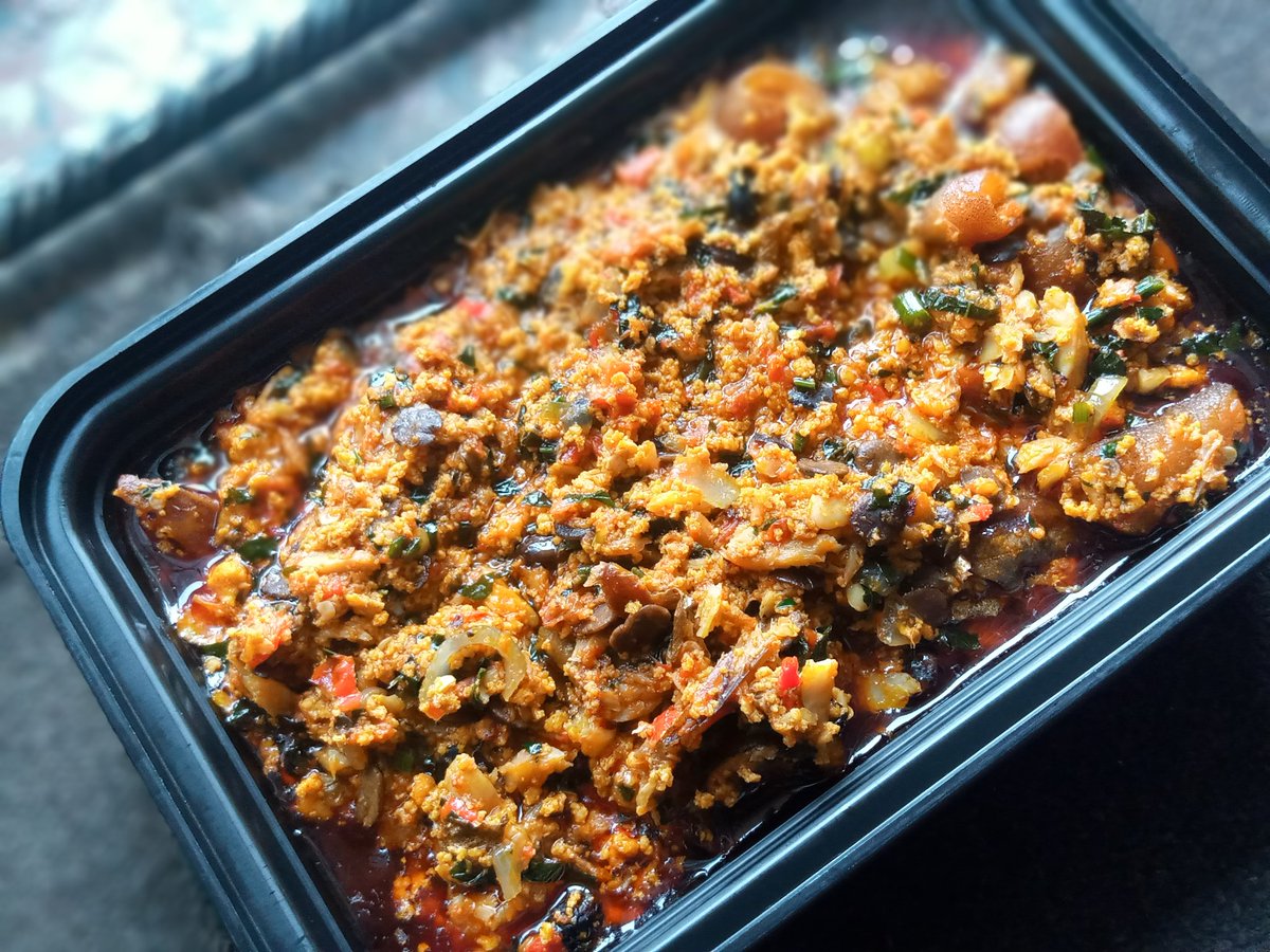 Doux Bebe Olayinka So Yesterday It Was Me Soaking Garri You Know What Else Garri Is Good 4 Eba It Goes Smoothly With Efo Elegusi Who Here Still Thinks Garri