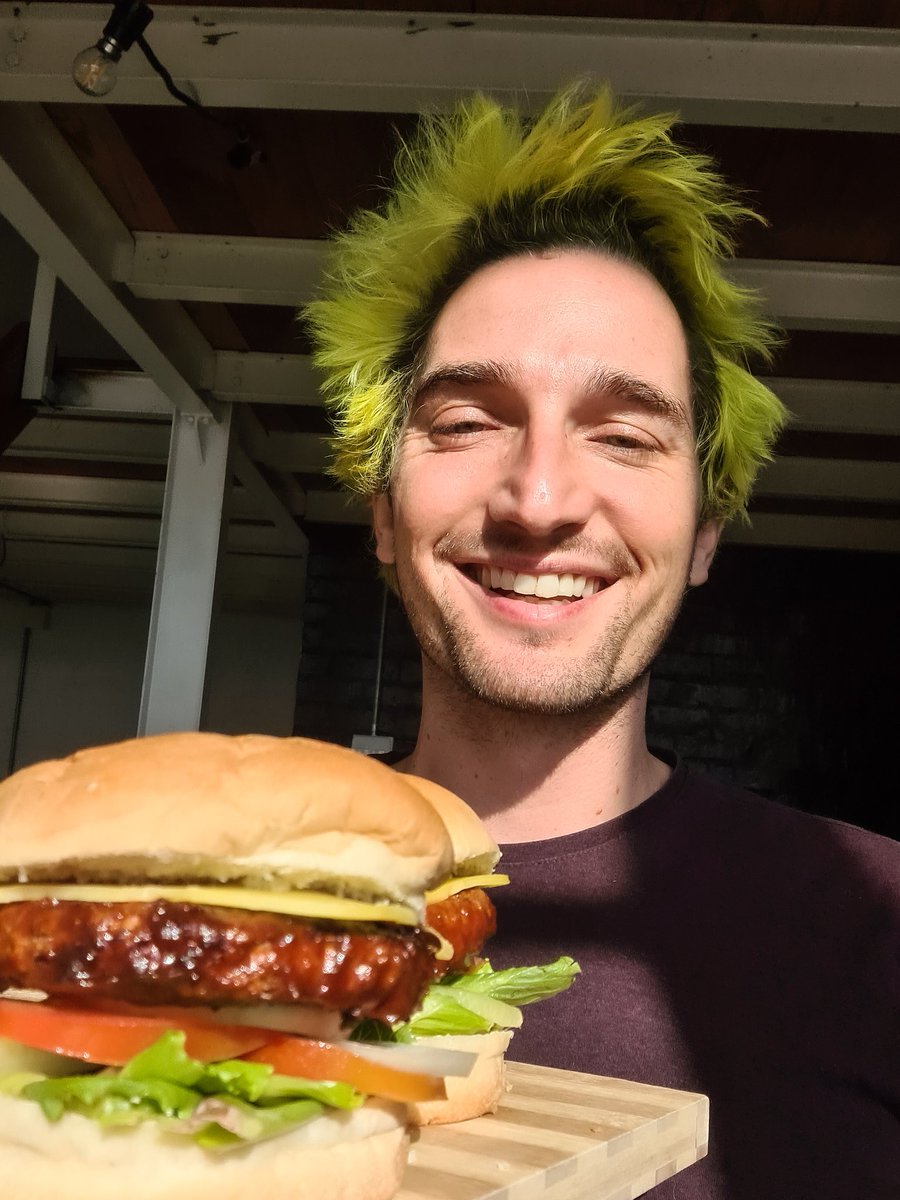 GrantHinds's tweet photo. The @FrysFamily Big Fry Burger is flipping good! Made a video on my Instagram where I basted it. So good.👌#beyondtheimpossible #ad https://t.co/Vmqmtf9nIi