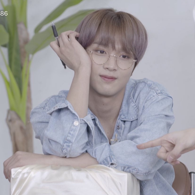 loevrgh's tweet photo. i am endlessly proud of you. you work so hard all the time &amp; never have we once heard you complain. your love &amp; passion for what you do truly shows in the way you still smile despite being tired, and taking time to reassure us about your health.

#ToYouHaechan
#ThankYouHaechan https://t.co/WwxAlOX8AK