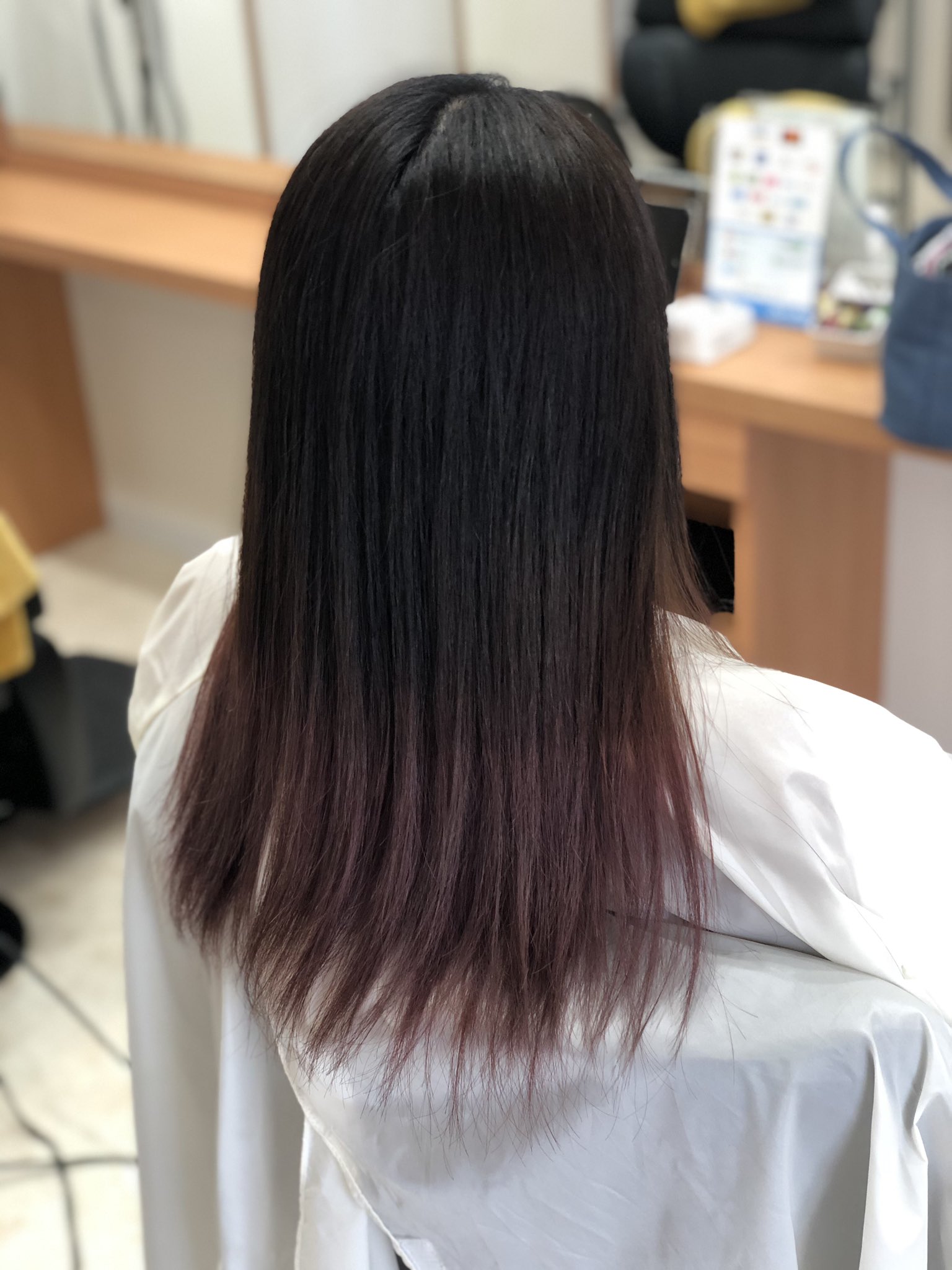 Hair Make Viho A Twitter 毛先カラーは注目カラーのバーガンディで ˇwˇ 透明感もあってキレイですね ただいまコロナゼロキャンペーンで全お客様カラーカット税込5670円です 三 毛先カラー 高知美容室 高知大学 バーガンディカラー ヘア