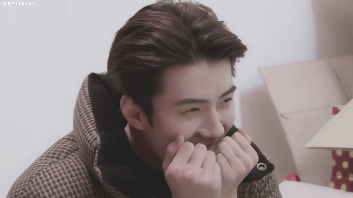 oh sehun smiling ; a cute thread