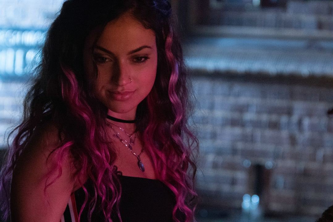 Inanna. She portrayed Molly Samuels exactly how I had pictured her while reading the books: gorgeous, snarky and a long resting bitch face. If people hate her, it’s because Inanna did her job. She nailed it!  But hey, cannot wait to see her getting slapped on awc 