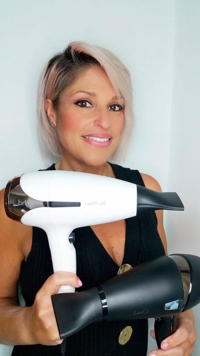 ghdspain's tweet photo. #FueraMoñoConghd ¿Cuál es el secador ghd que va mejor para tu cabello? ¿En qué se diferencian #ghdhelios #ghdair o #ghdflight? 🤔¿Para qué sirven los cepillos #ghdpaddle y #ghdoval? 👉Chus Molinero responde a estas preguntas en https://t.co/9wNpxuxfNr #semanadelsecadorghd https://t.co/UF1HdyOfYK