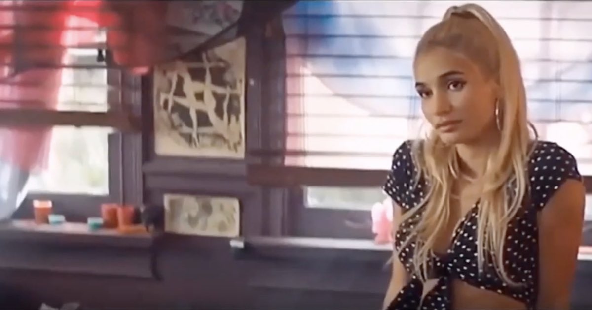 Pia Mia. I was disappointed with Tristan not being a boy, ngl. But we can’t hate her: she gave us a nice Tristan + a great song to the movie’s soundtrack. Plus, let’s not forget it’s thanks to her that we got that iconic deleted scene!  Hope we’ll see more of her in awc 