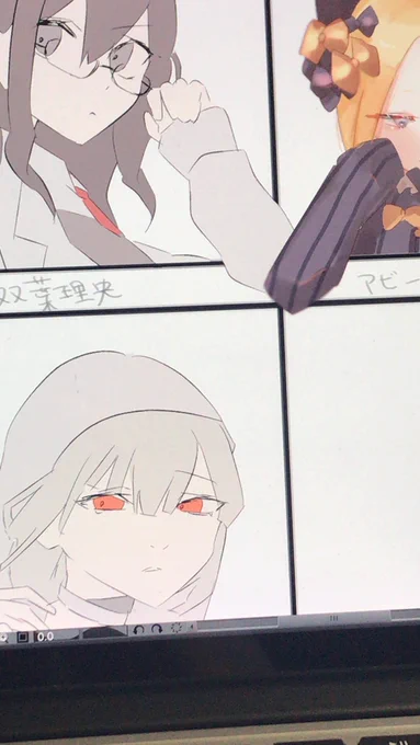 大勢描く時に2人くらいでペン入れして仕上げないと続ける気力持たないのがー!!!この私ィィィ 