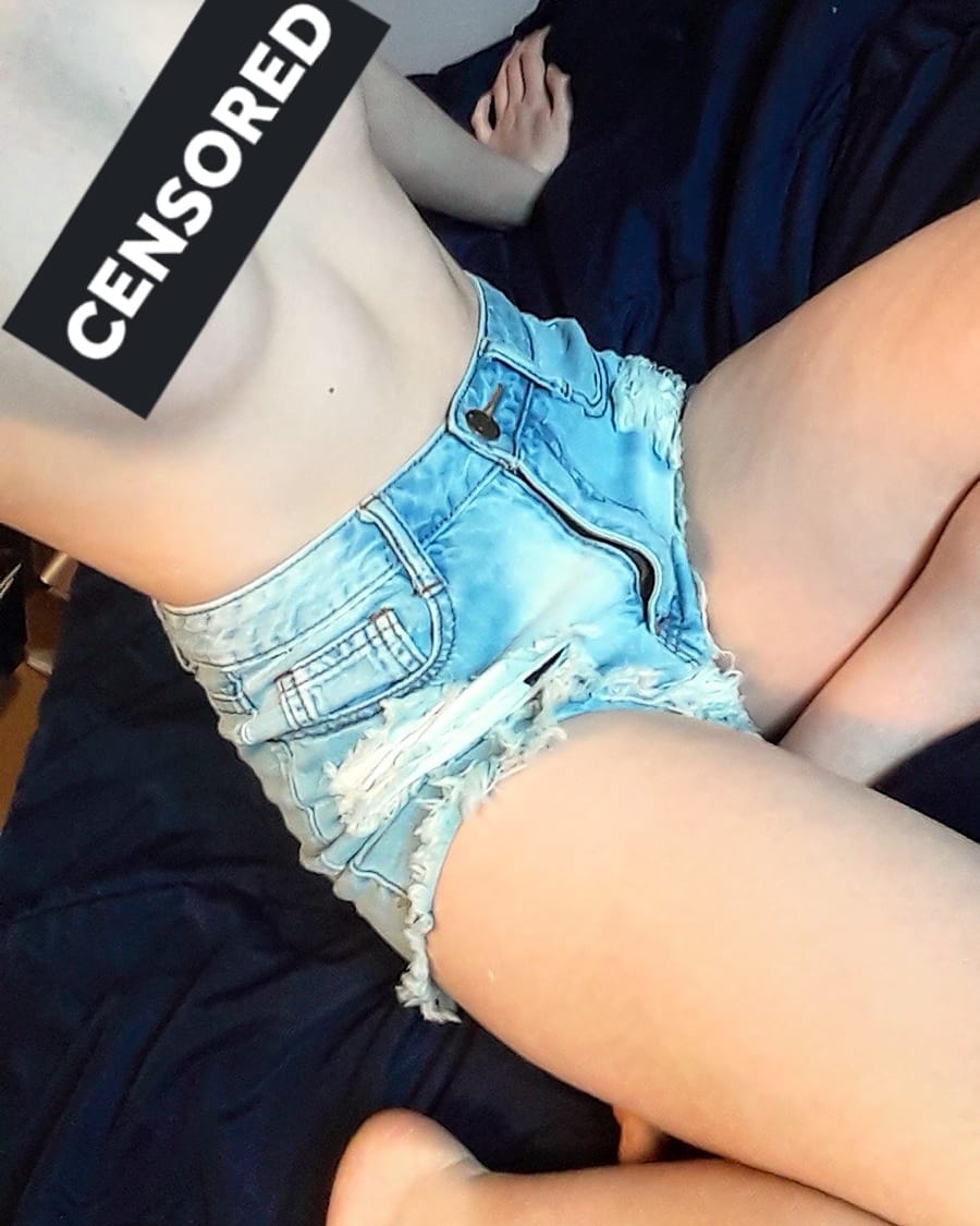 LilyCums's tweet photo. https://t.co/4S72ztsMoP 
$4 onlyfans for new subs rn !! 
🖤Nudes 
🖤1-1 Chats 
🖤Kink friendly 
🖤Custom videos and pics 
🖤Post daily 
Free account: https://t.co/sE2zSm9Kxz https://t.co/ZJiLQlgYyi