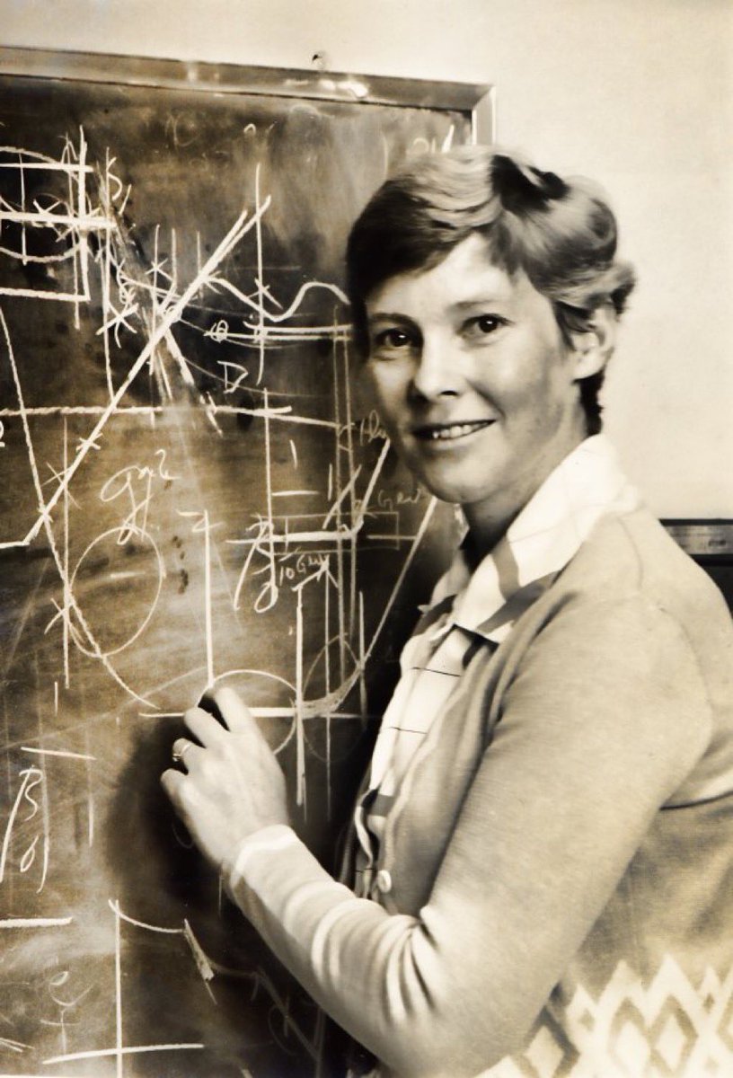 Physicist Helen Quinn was born  #OTD in 1943. She is best known for Peccei-Quinn theory, a proposed explanation of the Strong CP problem of quantum chromodynamics. It implies a very light particle –the axion– which may be a component of dark matter.Image: H. Quinn/ @QuantaMagazine