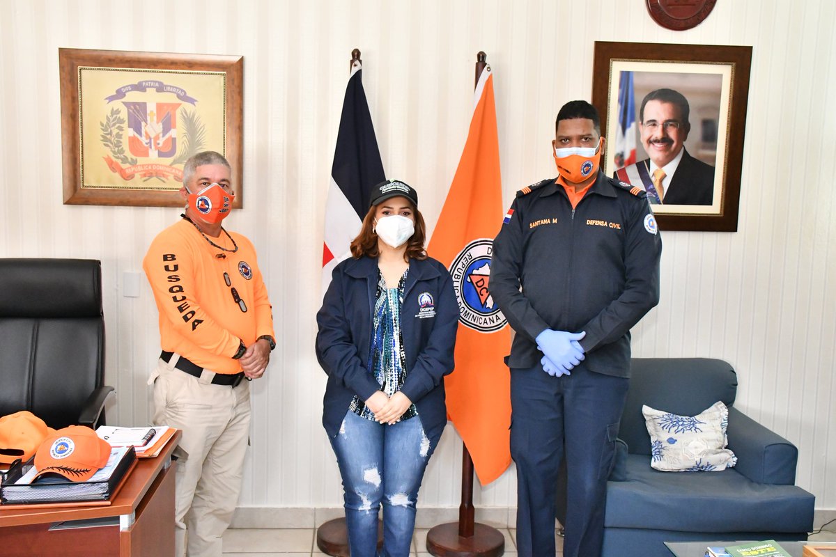 DefensaCivilPSD's tweet photo. Recibimos la visita de la Directora de @DigepepRD a nuestra regional Ozama.
#QuedateEnCasa #DefensaCivilPSD https://t.co/3pA8kYpWvD