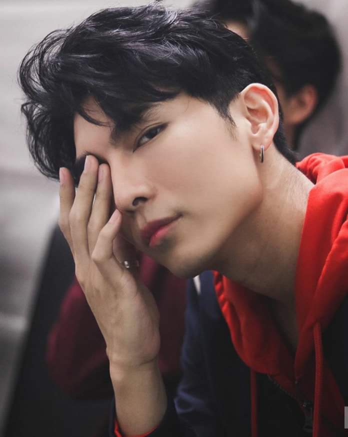 jianghuwonton's tweet photo. #AskMewGulfLineSticker
WE REALLY NEED MR. MEW SUPPASIT JONGCHEVEEVAT'S SIGNATURE POST THIS WILL BE SO HELPFUL, COME ON LINE!! HSHSHHS OUR DADDY IS ROCKING THIS!!🤟 https://t.co/rd3VwrXdWt