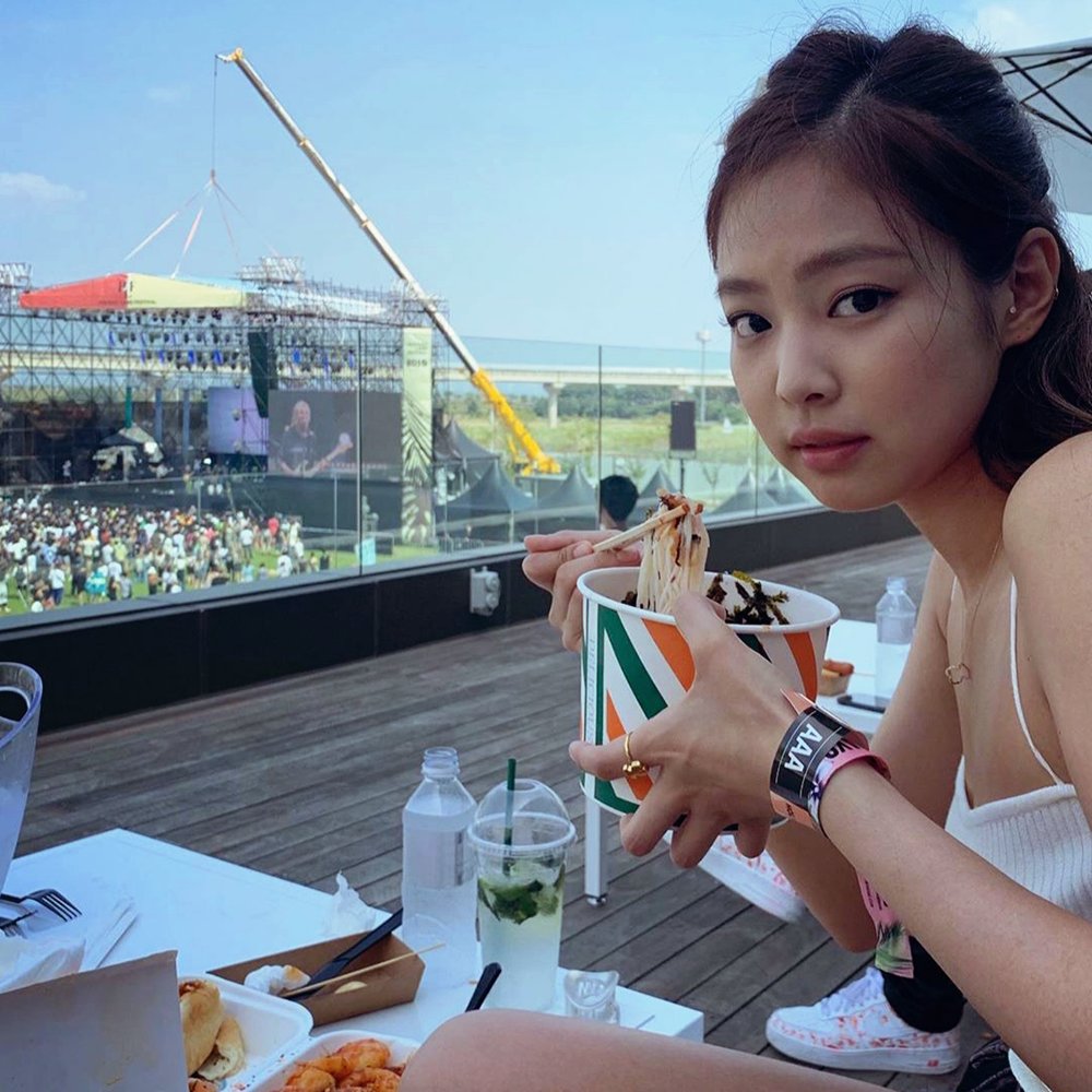 kim jennie as your girlfriend — a thread