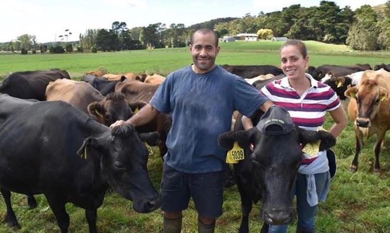 Decidieron echar raíces en Tasmania en julio de 2016.
Pareja venezolana gana premio en Australia por excelencia en la industria láctea venezuelaproductiva.com/pareja-venezol…