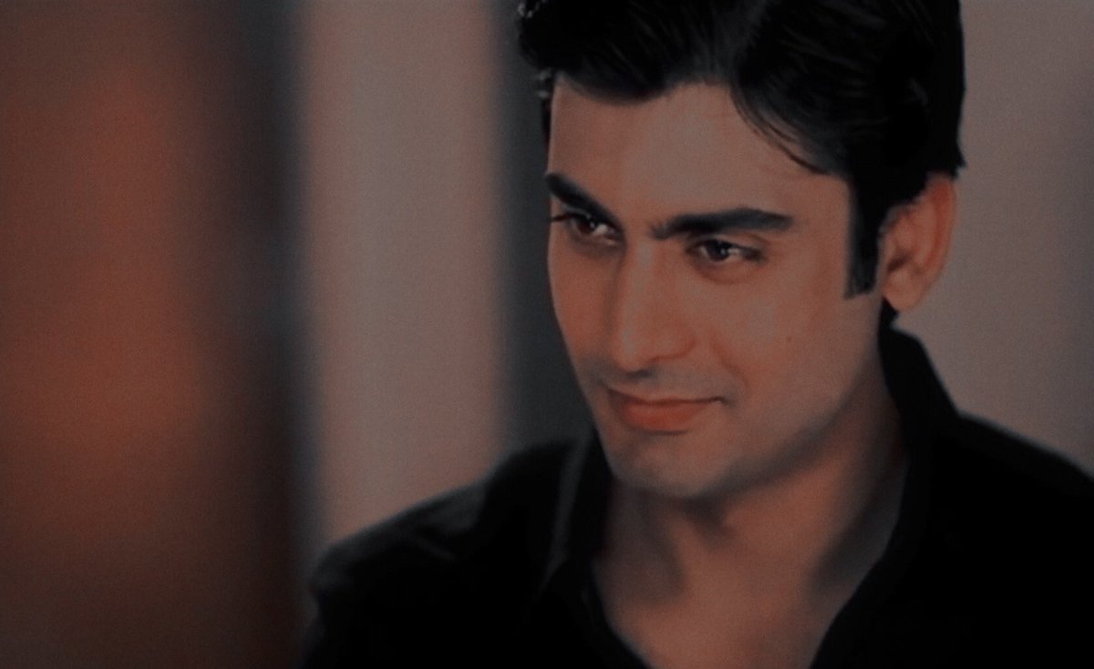 —humsafar such a wholesome feeling i felt watching this show the innocence of love pain separation plus fawad nd mahira were treat to eyes nd heart as well I LOVEDDDD IT SO MUCHHHHH proly one of my favouritest shows <3  #Humsafar  #mahirakhan  #fawadkhan