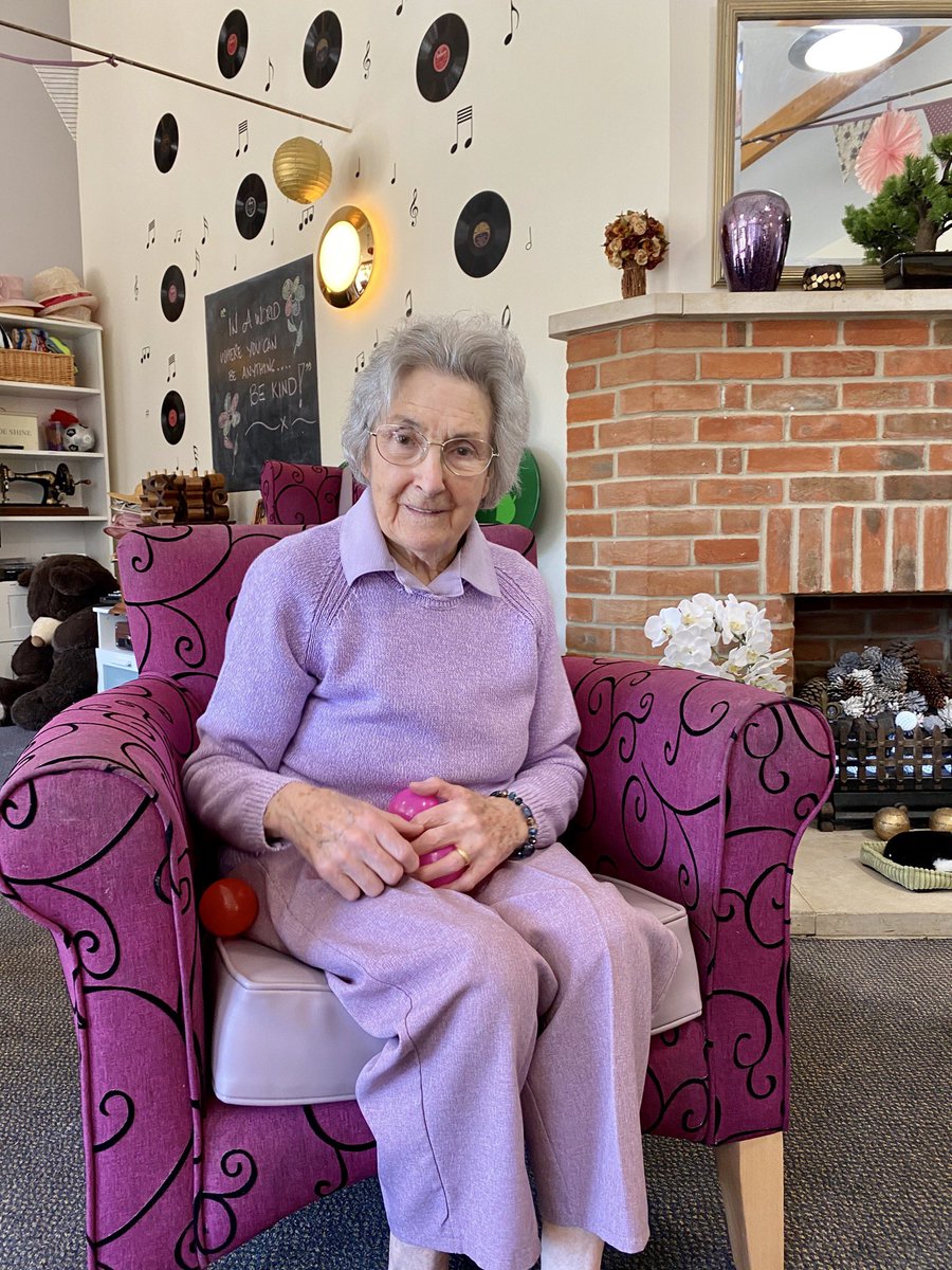Dawson_Lodge's tweet photo. Our residents enjoying a game of ‘hungry hippos’ 😃😍😃 #ballgames #hungryhippos #Here4OurResidents #beatingisolation @AnchorHanover @AnchorJobs @carehome_co_uk @CareQualityComm @Link_ages https://t.co/W0p7jq3IV3