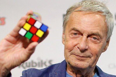 #UnDíaComoHoy de 1974 el escultor #ErnoRubik creó el popular Cubo de Rubik, también conocido como Cubo Mágico.