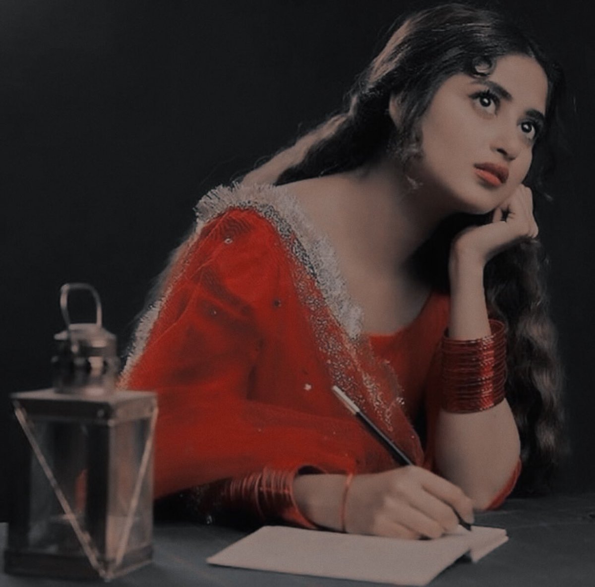 —aangan •sajal as chammi is a treat to watch ; her dialogue delivery >>>>>>>> •the ost is my favourite  #aangan  #sahad