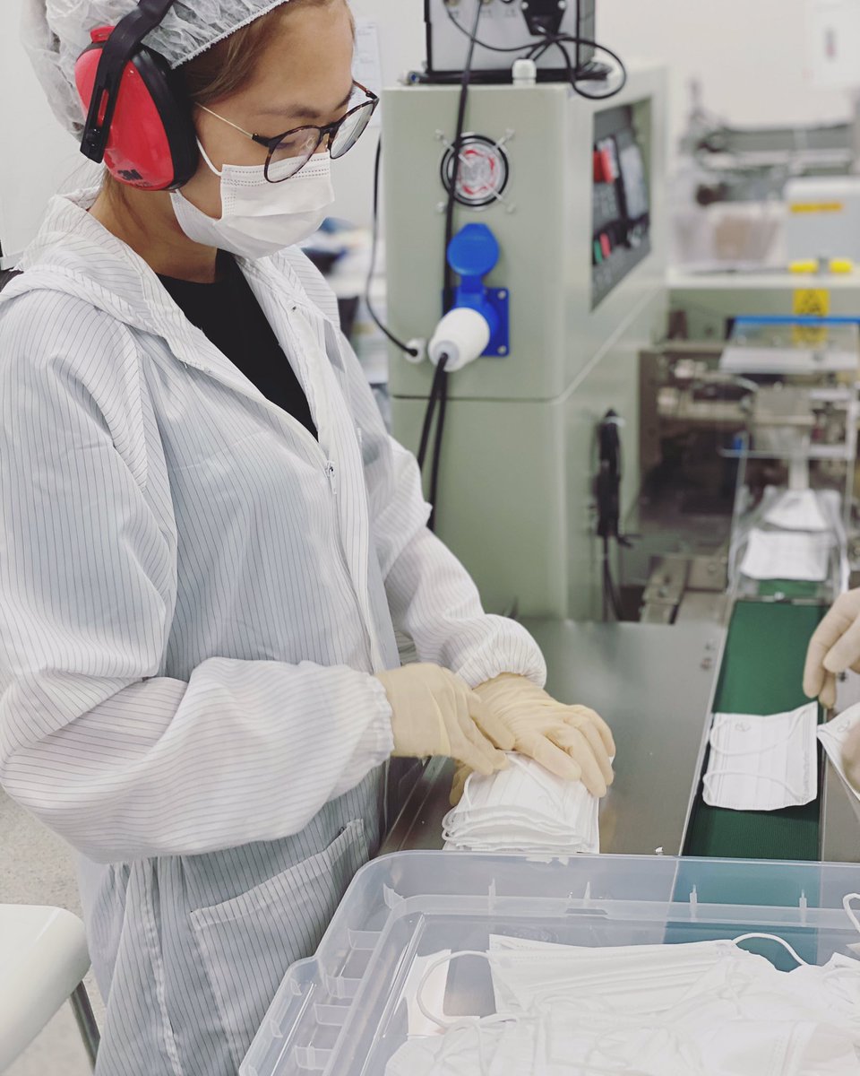 CVenturesfund's tweet photo. Proudly to announce our #lovewithoutborders phase 2 plan, offering more Hong Kong made masks for more beneficiaries through working with 9 local NGOs

Take a close look at a site visit to our local production lines with the masks featuring#kindness#compassion#courage#hope https://t.co/P6fiAhWGNb