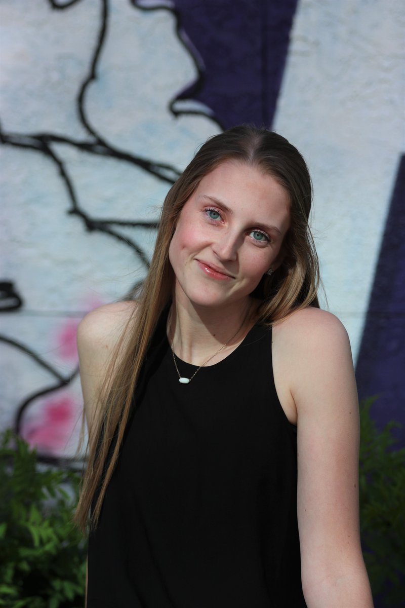ChandlerUnified's tweet photo. #SeniorSpotlight @ACPKnights Tendall Weigand is senior class president &amp; a 4yr multi-sport varsity athlete. She is also graduating summa cum laude. She will attend @CornellCollege having accepted an offer to play volleyball for the Rams. She will study political science/pre-law. https://t.co/F8b8eoa2O1