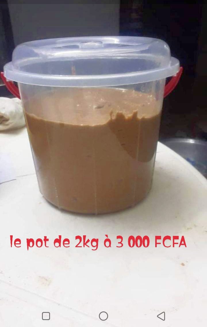 Tempestro04's tweet photo. La pâte d'arachide qui fait les merveilles à baby, qualité irréprochable (sans mélange, pas d'arachide pourri et pas de sable). Le goût on en parle plus c'est testé resté 😅😅 . 
3000fr/2Kg
WhatsApp +22557621973 https://t.co/lmpEKMVM9T