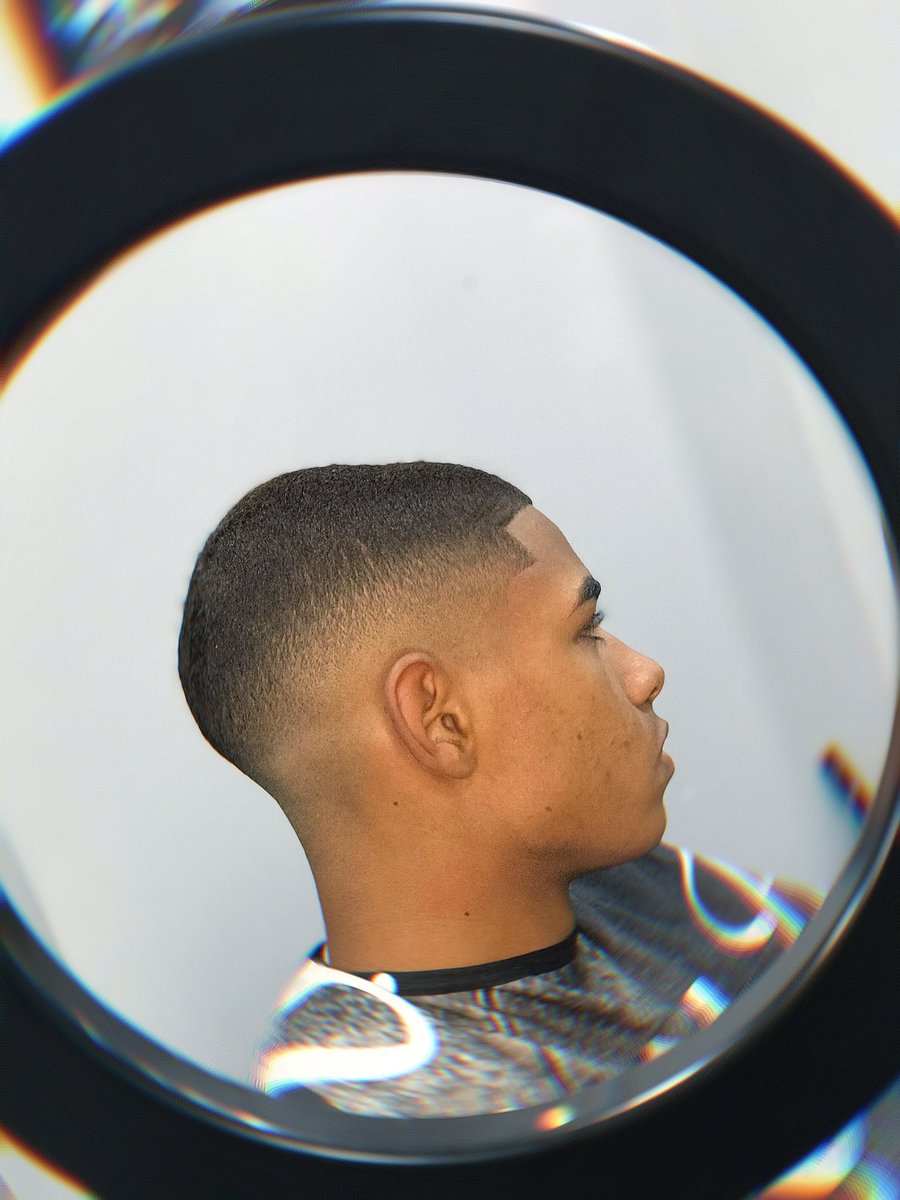 MtheusBalotelli's tweet photo. ~ BARBEARIA BALOTELLI ~
•
•
 JÁ ESTAMOS A TODO VAPOR, ENTÃO NÃO DEIXE DE MARCAR O SEU HORÁRIO. 
~
~
Horário de funcionamento: 
Terça e quarta de 9h as 19h 
Quinta, sexta e sábado  de 9h as 20h
📍 Rua Inácio Reis E1 - Ao lado do Bar do Bruninho milhão. https://t.co/sJujpT53vK