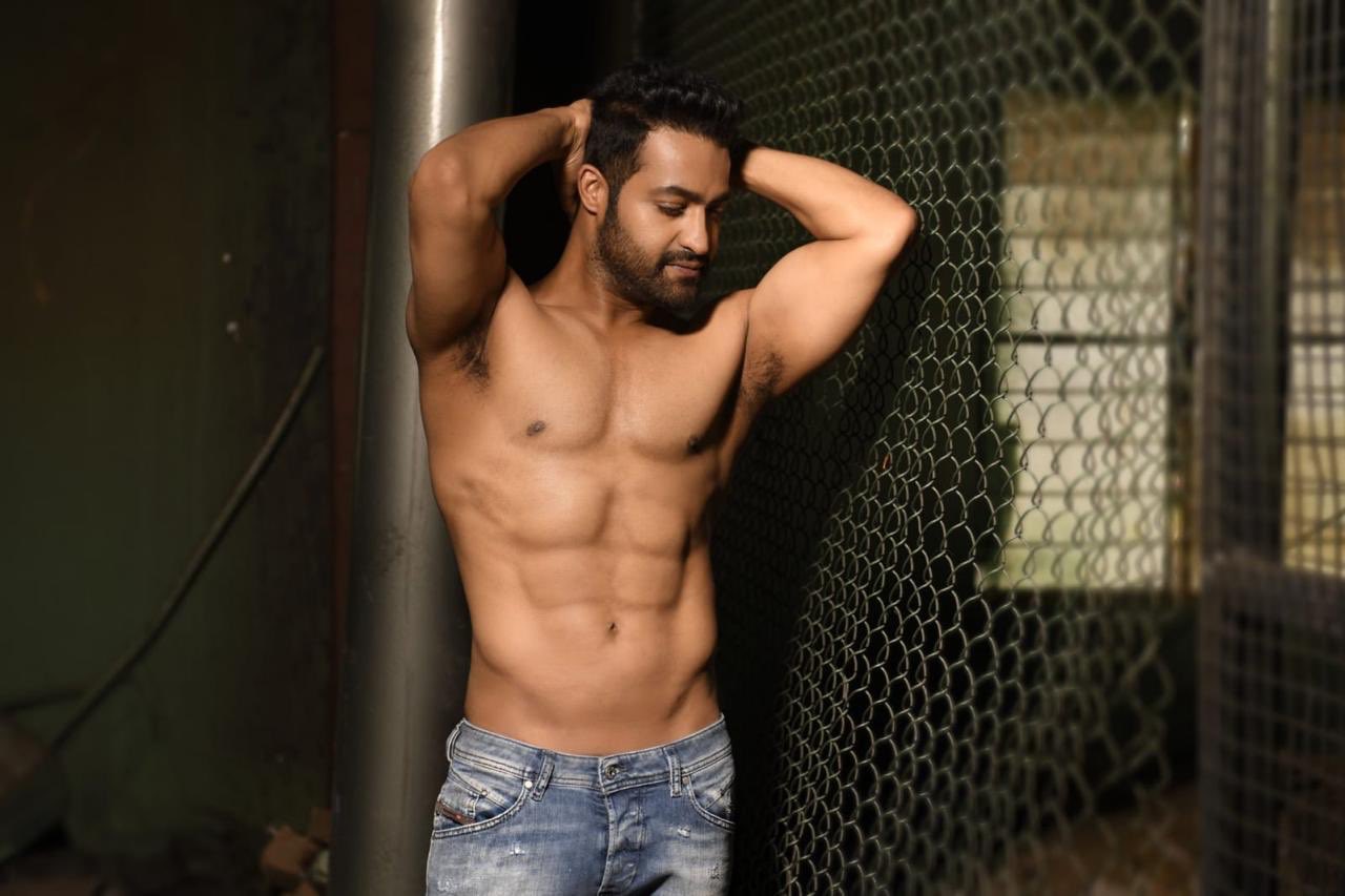 EYYqt3kUEAQ4Sp_?format=jpg&name=large