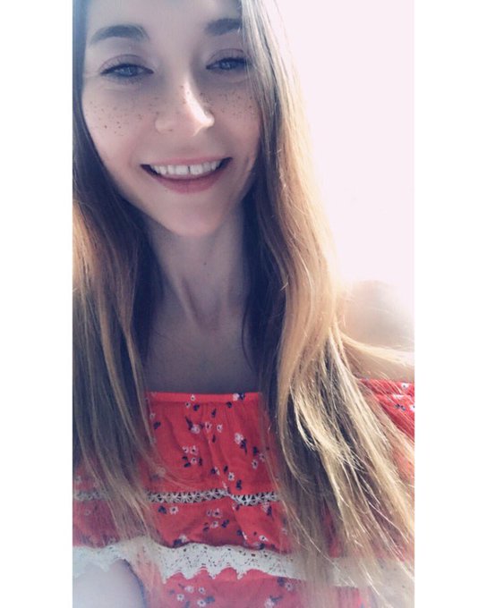 Lucy Love🍒 $7 Onlyfans 💋 - 2 pic. 🥰 #OOTD #ootdStyle #SaturdayVibes #fashion #FeelingGood #feelingcute #cute #cutegirl #snapchatfilterfun #snapchatslut #premium #SnapchatGirls #fancentrogirl #onlyfansgirl #pornhubmodel #model #camgirl #camgirlfun https://t.co/jSUjONgsH1