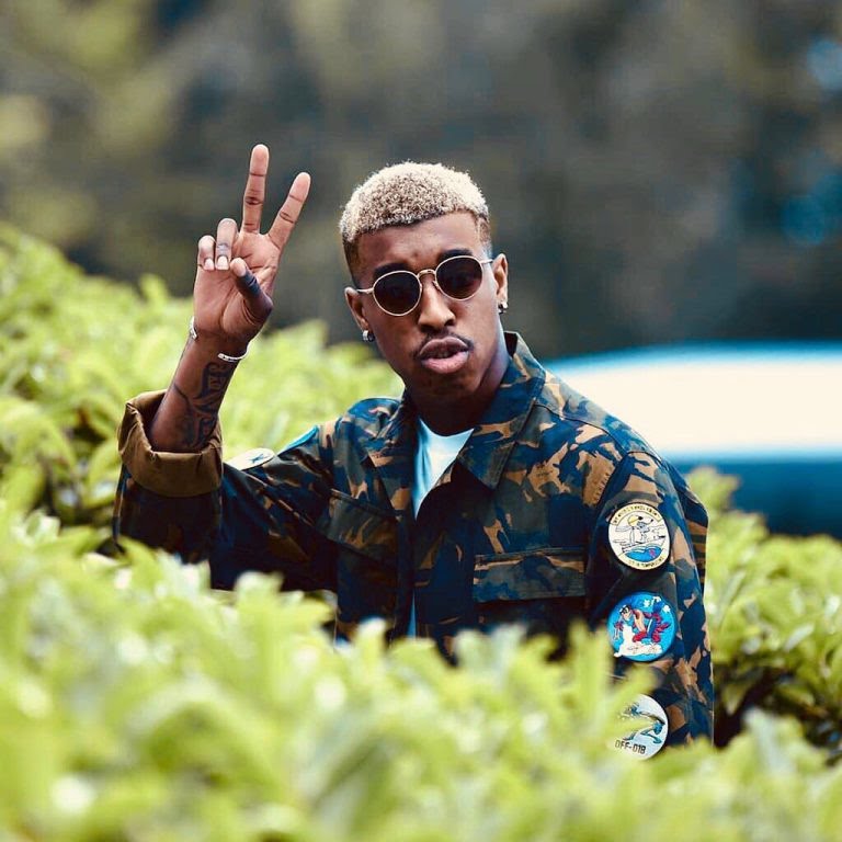 8. Presnel Kimpembe.Another French man on this list, don't be surprised (French men are known to dazzle in a lot of areas).Man loves to rock street wear and sneaks, he seems very comfortable in those.He's always dressed up like a hip hop artiste. Man's got some swagger.