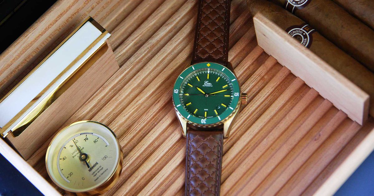 UFASHON's tweet photo. #Sealander a #new #era of #watches by #EzaWatches, a #luxury's #legend
The #Sealander is part of #contemporary #collection within #EzaWatches. #BreakingNews at:
https://t.co/ski6HvM6nP https://t.co/1tMMIx7vwU