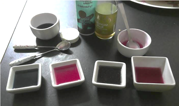 QASCaversham's tweet photo. ππ©βπ¬ In their remote #QASChemistry lessons the #QASFours have been doing some kitchen chemistry, investigating which fruits, vegetables or flowers make the best home-made indicators for acids and alkalis. π©βπ¬π
Read more here β‘οΈ https://t.co/emoySncruT https://t.co/xQAjqPcJQg