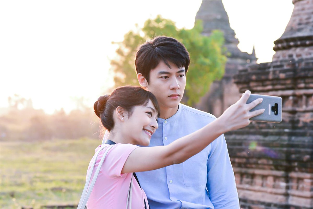 RukLakornCh3's tweet photo. ดูออกแหละว่าพี่เธียรยอมให้นุ้งเมยจีบแล้ว แต่ก็ขอเก๊กก่อนนิสนุงจะให้จีบง่ายๆไม่ได้ เดี๋ยวเสียฟอร์มหมด😂 
#อกเกือบหักEP9 https://t.co/iOQbTVfiBp