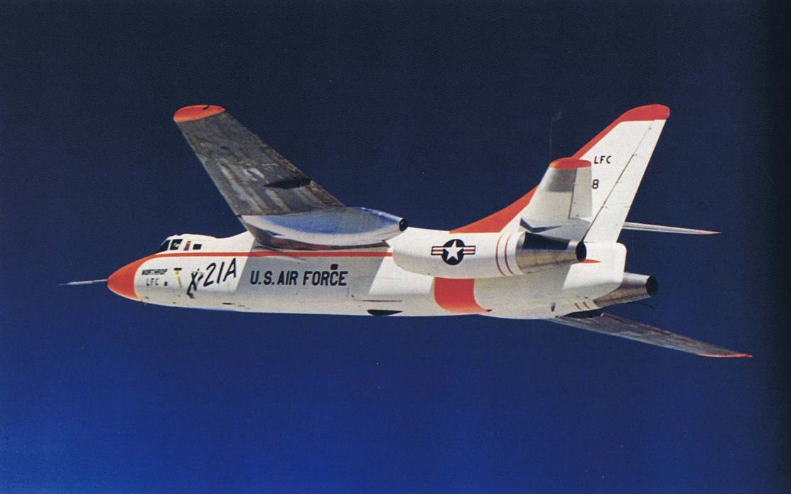 Ever heard of the Northrop X-21A aircraft? This program used modified WB-66s to study a neat concept called laminar flow control, which can reduce drag and improve range/efficiency. It even kinda worked! More details in the thread... #AvGeek 