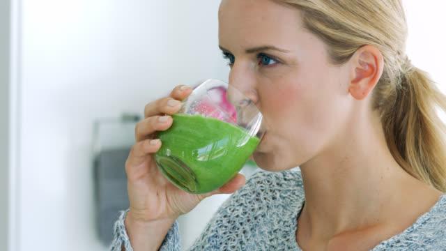 teaveliwellness's tweet photo. #TrueOrFalse Answer: False! Barley Grass Juice Powder is rich in vitamins A, C, B and minerals iron, calcium, potassium, magnesium, and phosphorus. It is also very high in absorbable protein and contains 20 amino acids, including 8 of the essential amino acids. https://t.co/3OohHFhIhc