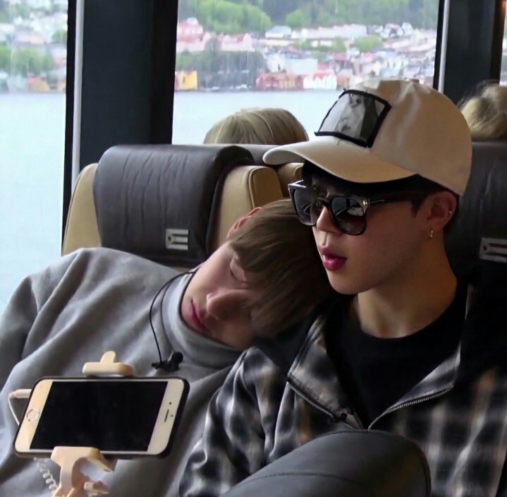 he likes sleeping on members’ shoulders