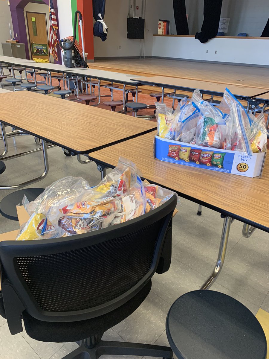 I just want to give a shoutout to my awesome team! Without them and our wonderful PTO, nothing would have been done for our 5th graders and I’m so glad we could make them feel special! <a href="/MebakerE/">Maria E. Baker</a> <a href="/S_Villarreal_/">Stephanie Villarreal</a> @jmatlock30