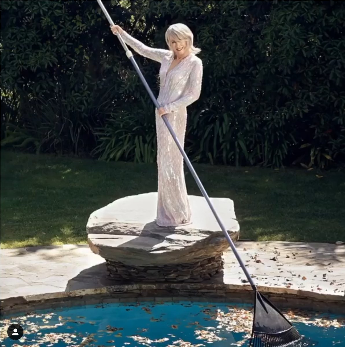 broads_on's tweet photo. CATHERINE O'HARA IN A DRONE SHOOT FOR VANITY FAIR https://t.co/hfx1EUpE60