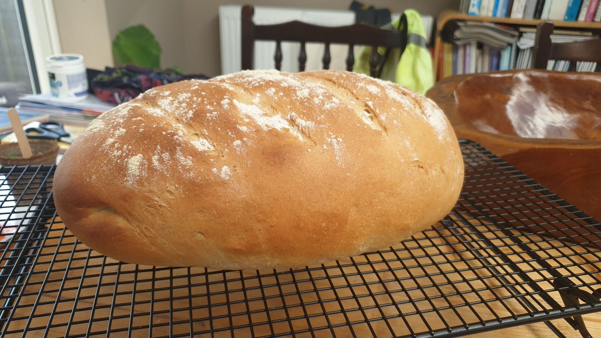 celiawheelia's tweet photo. Am off to see my mum tomorrow. My step dad is dying. It's all very sad. 
I have made bread for her. Its gigantinormous. I suspect my mum wont have to buy bread in the next 12 months. 
Cannot fault #palliativeCare from #StBarnabus they are the best ❤❤❤ https://t.co/xjnhLAH0Gn