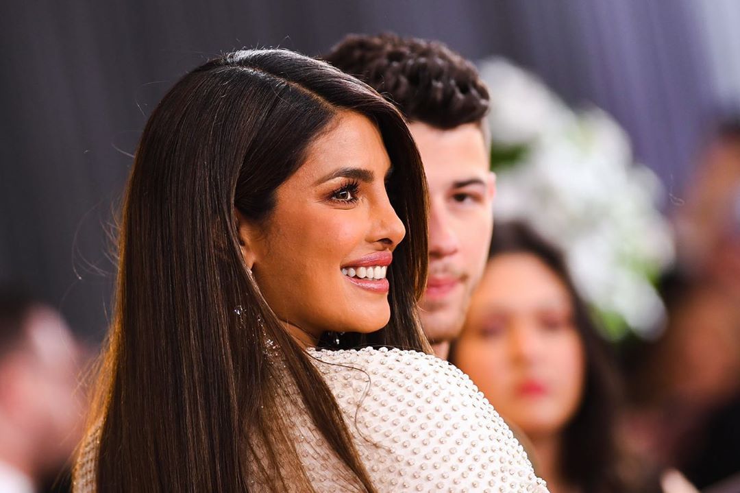 Priyanka Chopra IMAGES, GIF, ANIMATED GIF, WALLPAPER, STICKER FOR WHATSAPP & FACEBOOK