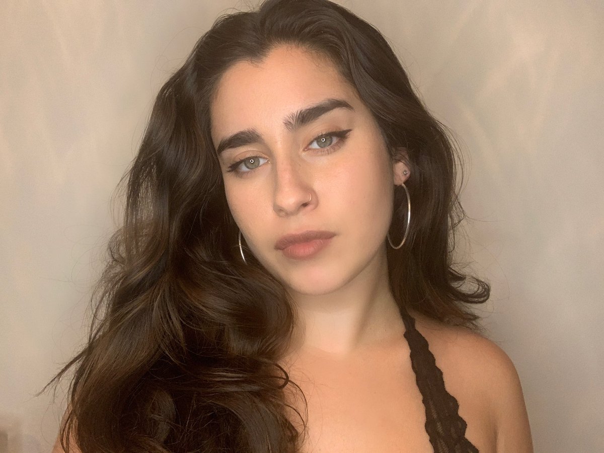 LaurenJauregui's tweet image. When someone asks you,
“What day is it?”
Do you answer with a number or a word?