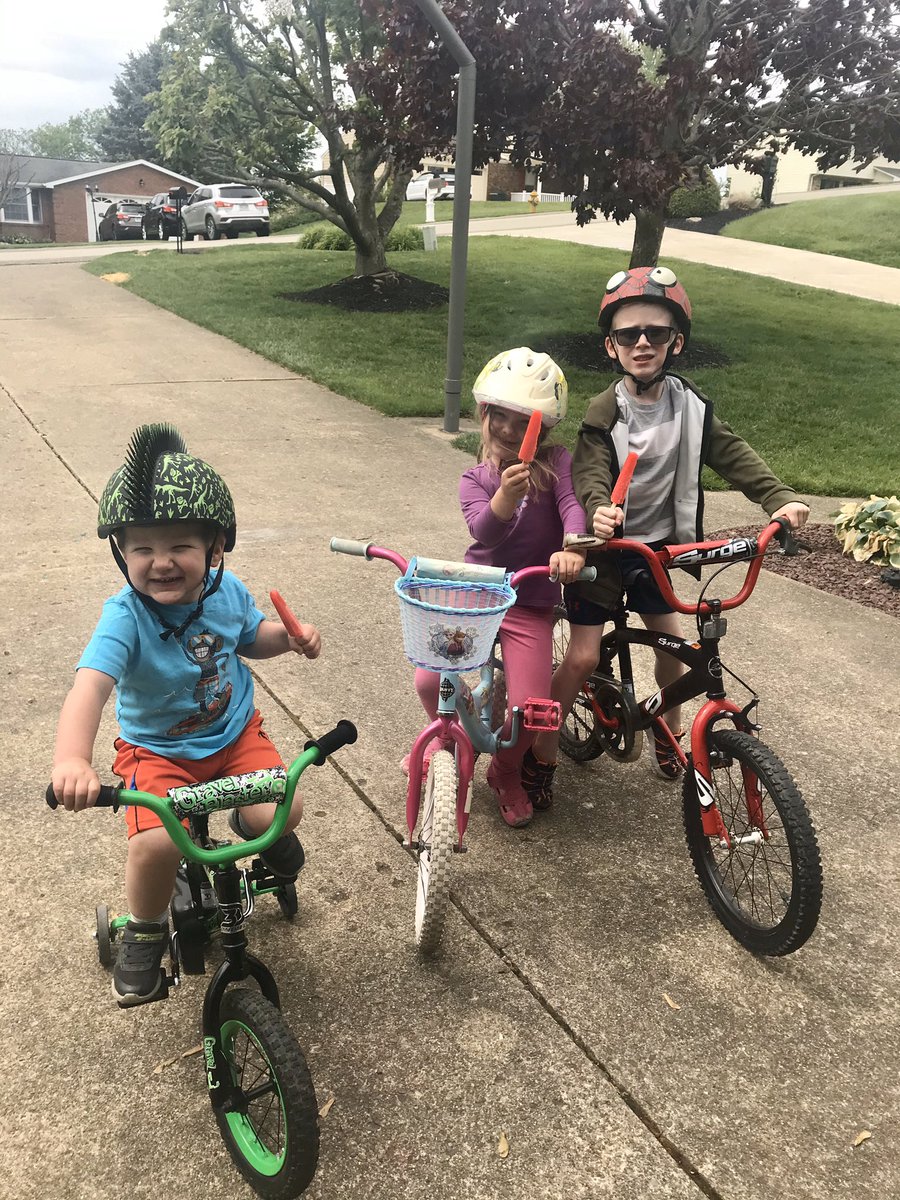 Tasty Tuesday! The Tilger kids are enjoying their favorite snack! 😋 <a href="/McGpride/">McGPRIDE</a> <a href="/JoeWalkerES/">Joe Walker ES</a> <a href="/McGuffeySD/">McGuffey School Dist</a> #Mc3G