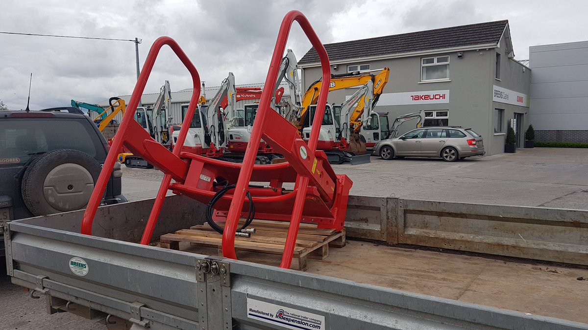 BreensOfCashel's tweet photo. New #Keltec Engineering Double Soft Hands Bale Handler off to O’Donoghue Contracting in Ballyporeen, South Tipperary yesterday. Big thanks to Pat for the business #Breens #keltecengineering #balehandler https://t.co/XGIkKdE8J5
