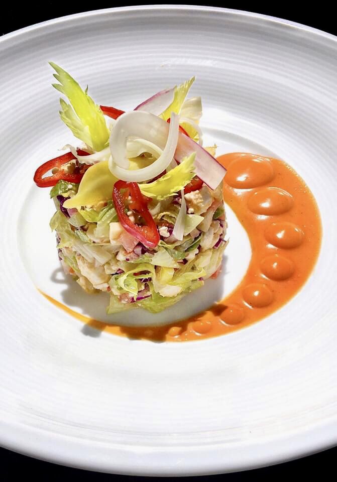 ما رأيكوم في هذا الإنجاز❤️  
Salade hachée
Coeur de romaine, poulet poché, feta, oignon, chou, céleri, concombre, carottes, radis, vinaigrette à la tomate grillée / poivre
صحا فطوركم
#الجزائر 
#محمد_سي_عبد_القادر 
#Algeria 
#algerie 
#تلمسان
#ابقوا_في_منازلكم
#StayHome