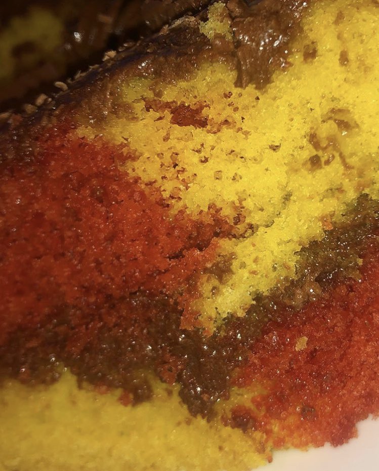 Chocolate cake and a colourful surprise when you cut into it🤎❤️💛