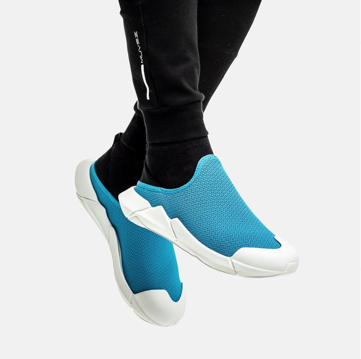 Muvezfootwear's tweet photo. Make movement a constant ⚡️

#moveforward #keegoing #neverquit #inspiration #productshot #newshoes #slippershoes #slipperstyle #newagestyle https://t.co/nAeM2akHcy