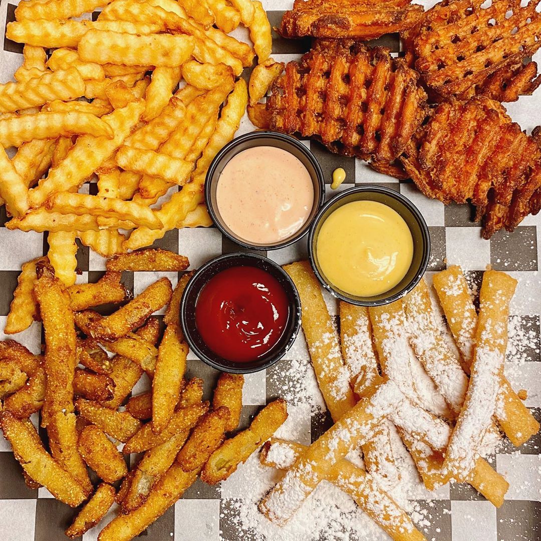 It's #TakeoutTuesday 😋🍴 Support your local restaurants offering delivery and takeout! #CarryoutPA carryoutpa.com

📸: <a href="/popsmaltshoppe/">Pop's Malt Shoppe</a> via Instagram 
📍: Kutztown