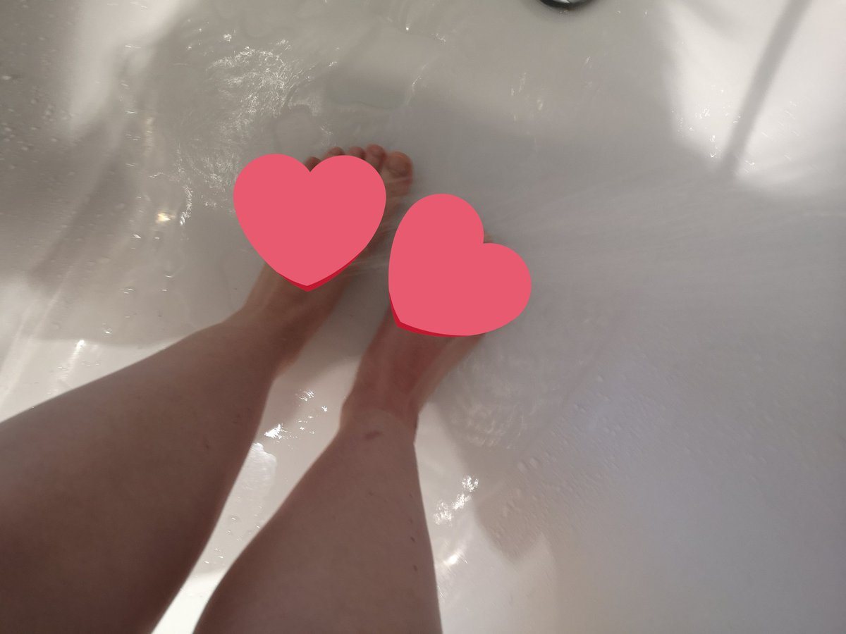 Mistress_kit24's tweet photo. Getting a little wet 😜 video coming to only fans soon as well as pics 
Link to only fans above #feetpicsforsale #feet #lovefeet #footlove #wetfeet #soles https://t.co/EmL8IncO0F