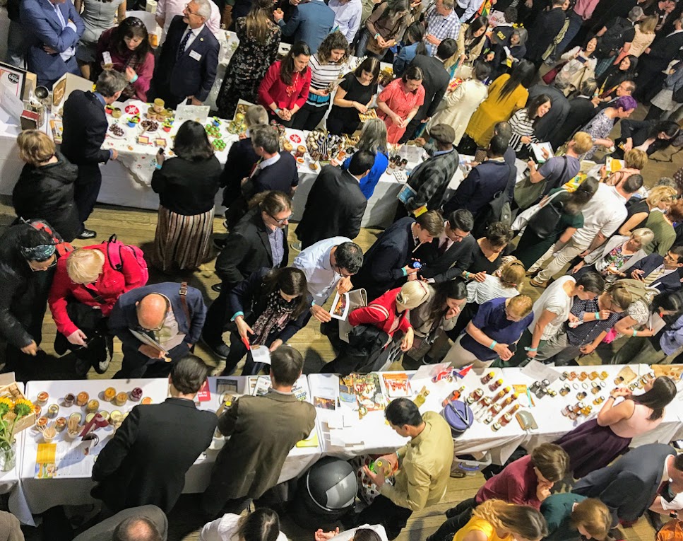 RomanaSustar's tweet photo. A human beehive, retrospective. The first bee day celebration in London, 20th of May, 2019 #conwayhall @SLOinUK
#BeeAtHome #BeeSave #WorldBeeDay #SavetheBees #PhotoCompetition https://t.co/2w5MqKNOzS