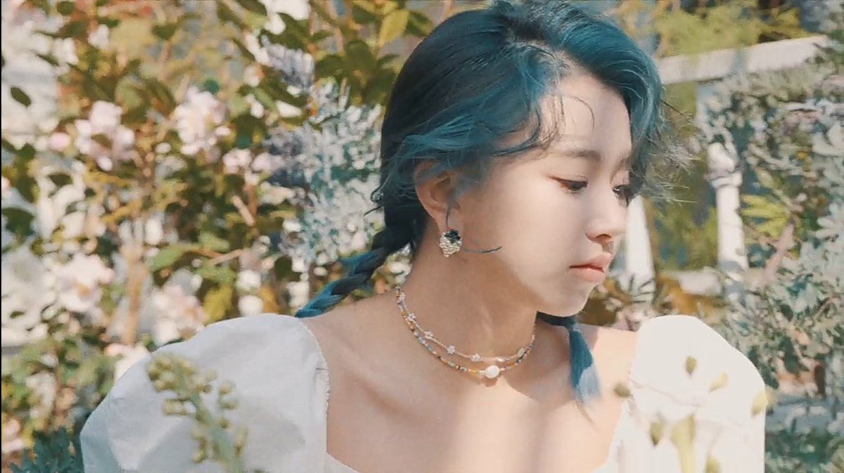 jlineschaeng's tweet photo. I’M HAVING THAT MICHAENG BREAKDOWN AAAAAAA I’M FEEL SO ALIVE😭💗 #MOREandMORE #MOREandMORE_Chaeyoung #MOREandMORE_Mina https://t.co/3sPSZvdlMp