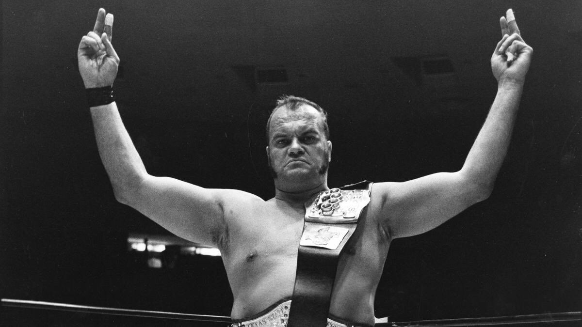 1976: Year of the StansIn April, Stan Hansen beat Bruno for the WWWF Title via referee stoppage. Bruno took the title back in June by count-out.Stan Stasiak then got his 3rd title before Bruno won a Sicilian Stretcher match to escape 1976 as Champion. #WWE  #AlternateHistory
