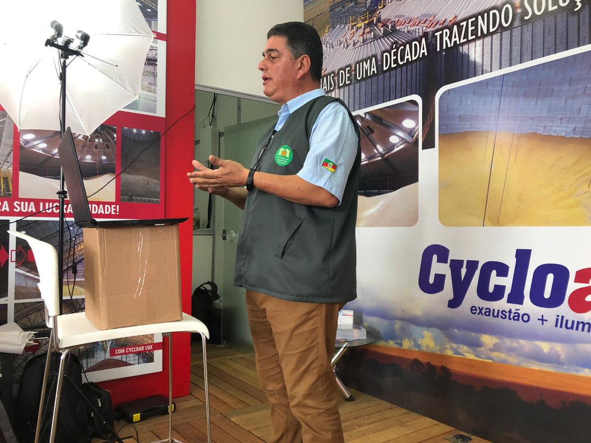 Descubra Qual o Próximo Grande Salto do PÓS-COLHEITA DE GRÃOS, Que os Brasileiros Ainda Não Viram.
Conheça os Segredos do Recebimento, Secagem e Armazenagem de Grãos! Te vejo lá...INSCREVA-SE :…colheita.senhoresdoagronegocio.com.br/semanaposcolhe…