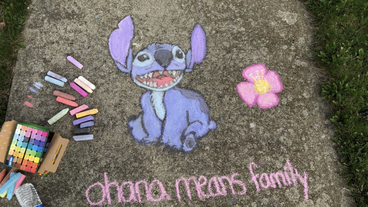 prospecthilldcs's tweet photo. Best sidewalk chalk creation winner @BledsoeMarissa ! https://t.co/yTBhnNUCpe